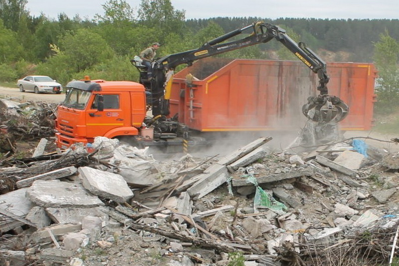 «Серые перевозчики» отходов продолжают загрязнять брянскую природу